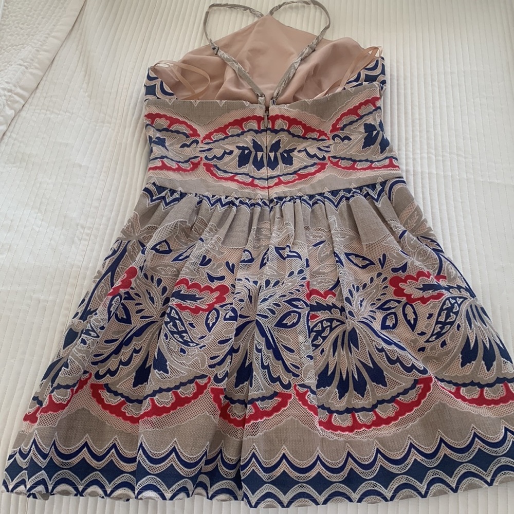BCBG Maxazria Tan, Red, White, & Blue Sleeveless Dress Womens Size 2, EUC - Picture 3 of 4